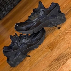 Women’s Nikes Huaraches